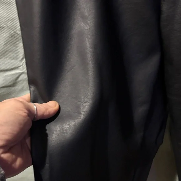 Venus W Sz 8 black faux leather pants NWOT never worn side zipper - Picture 2 of 10